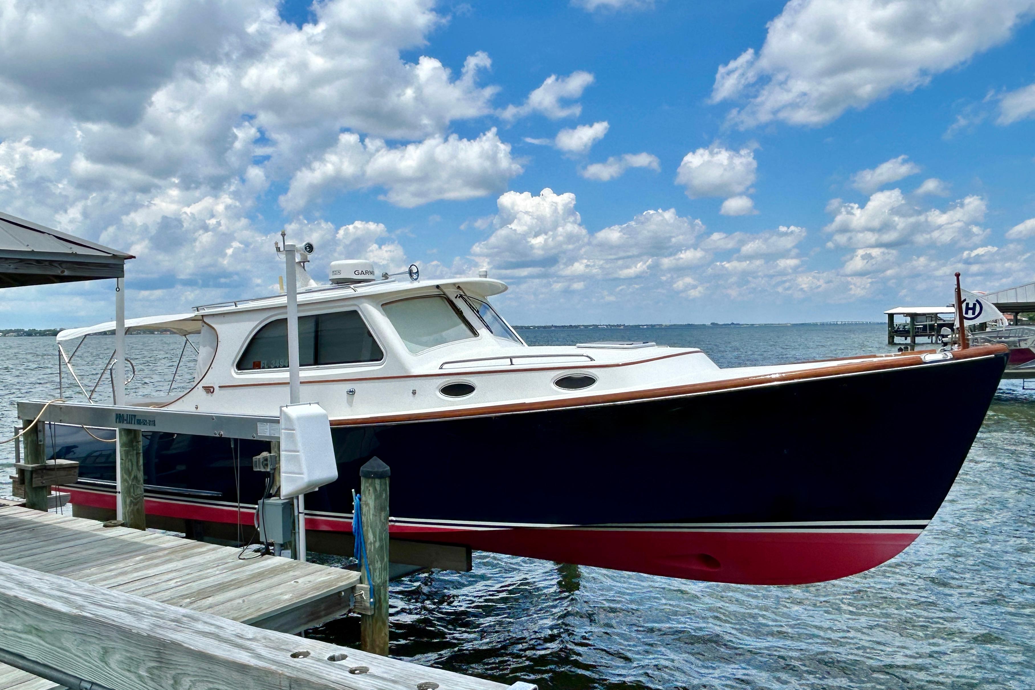 2006 Hinckley 36 EP Picnic Boat