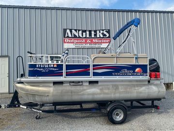 2016 Sun Tracker Party Barge 16 DLX