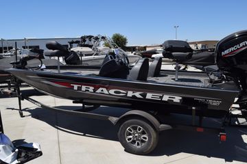 2026 Tracker Pro Team 175