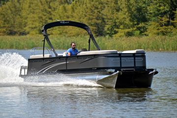 2023 Qwest LT 822