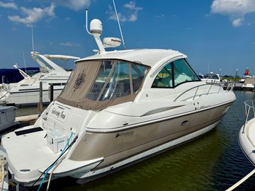 2009 Cruisers Yachts 420 Coupe