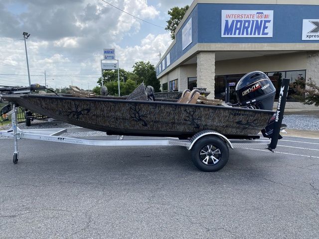 Xpress Boats H17C