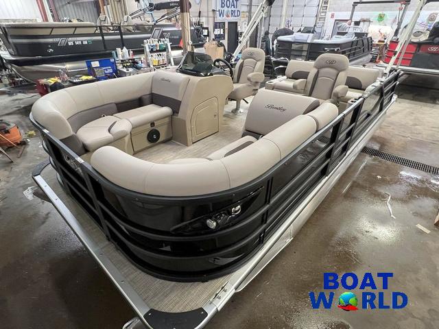 Bentley Pontoons Legacy 200 Swingback & Honda 4-Stroke EFI