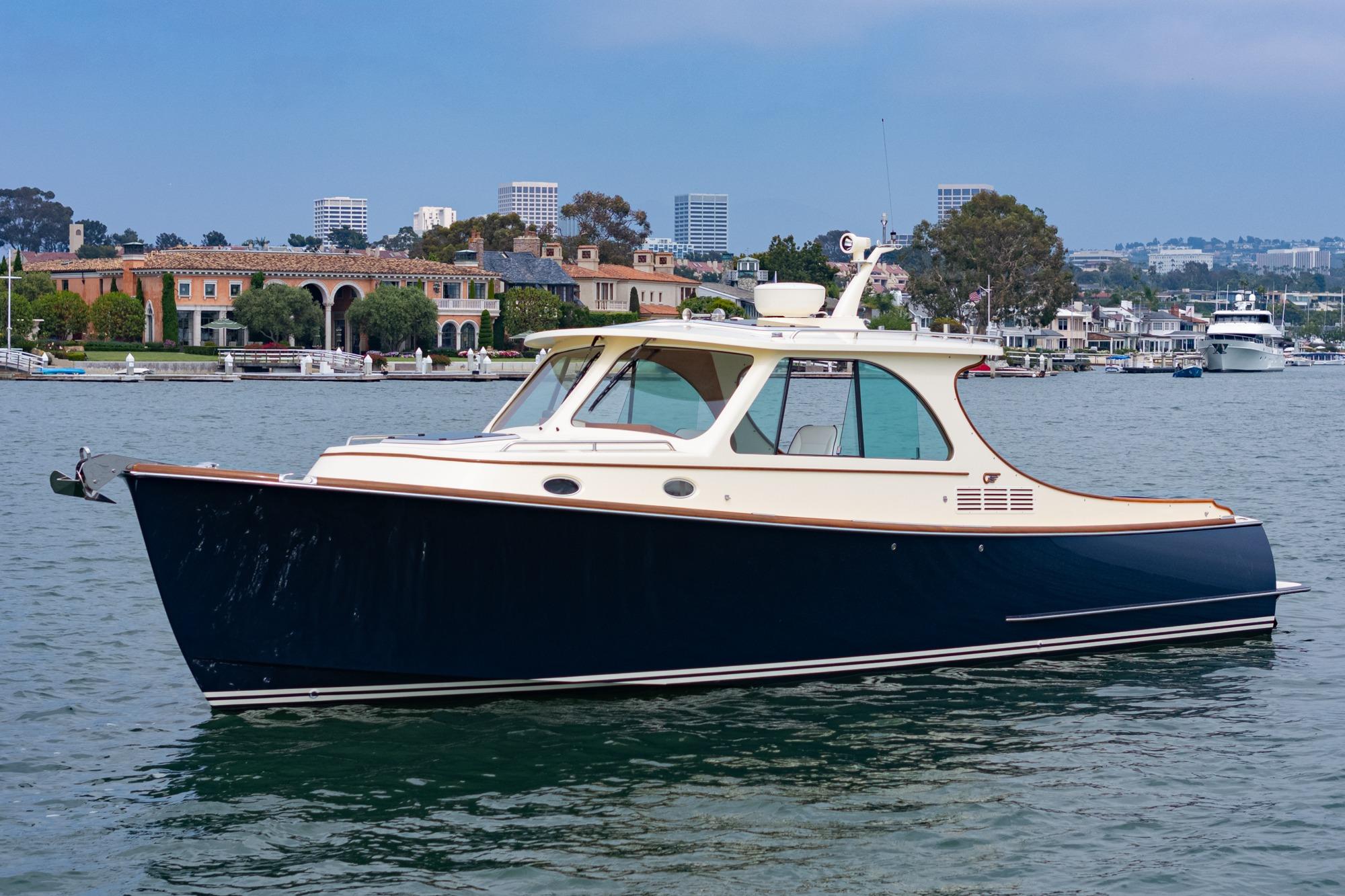 2014 Hinckley Talaria 34