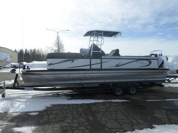2024 Angler Qwest 8524/26 Pro Fish N Cruise