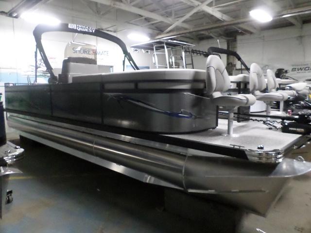 2023 Angler Qwest 8526 Family Fish Pro