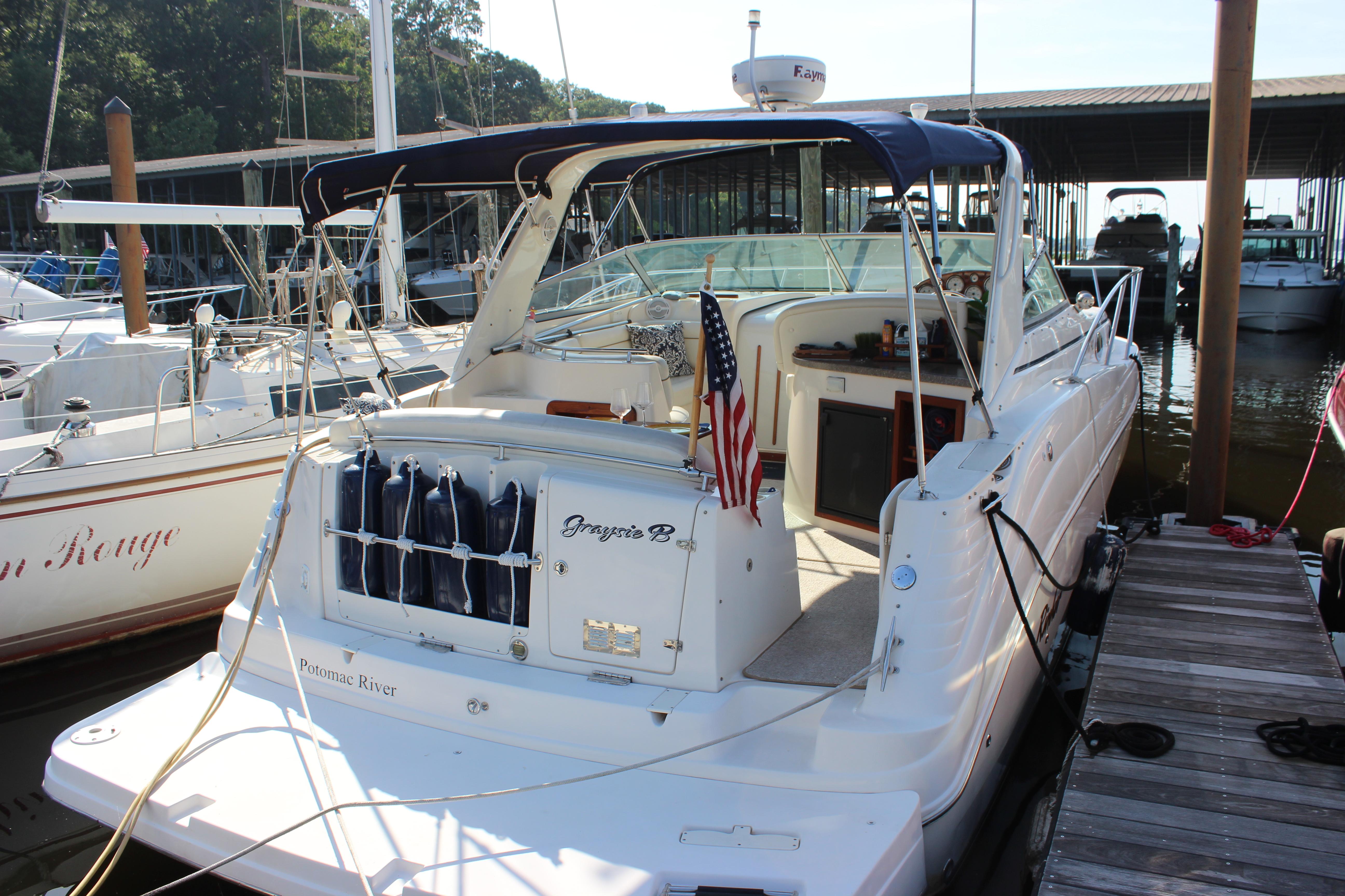 Rinker 342 Express Cruiser