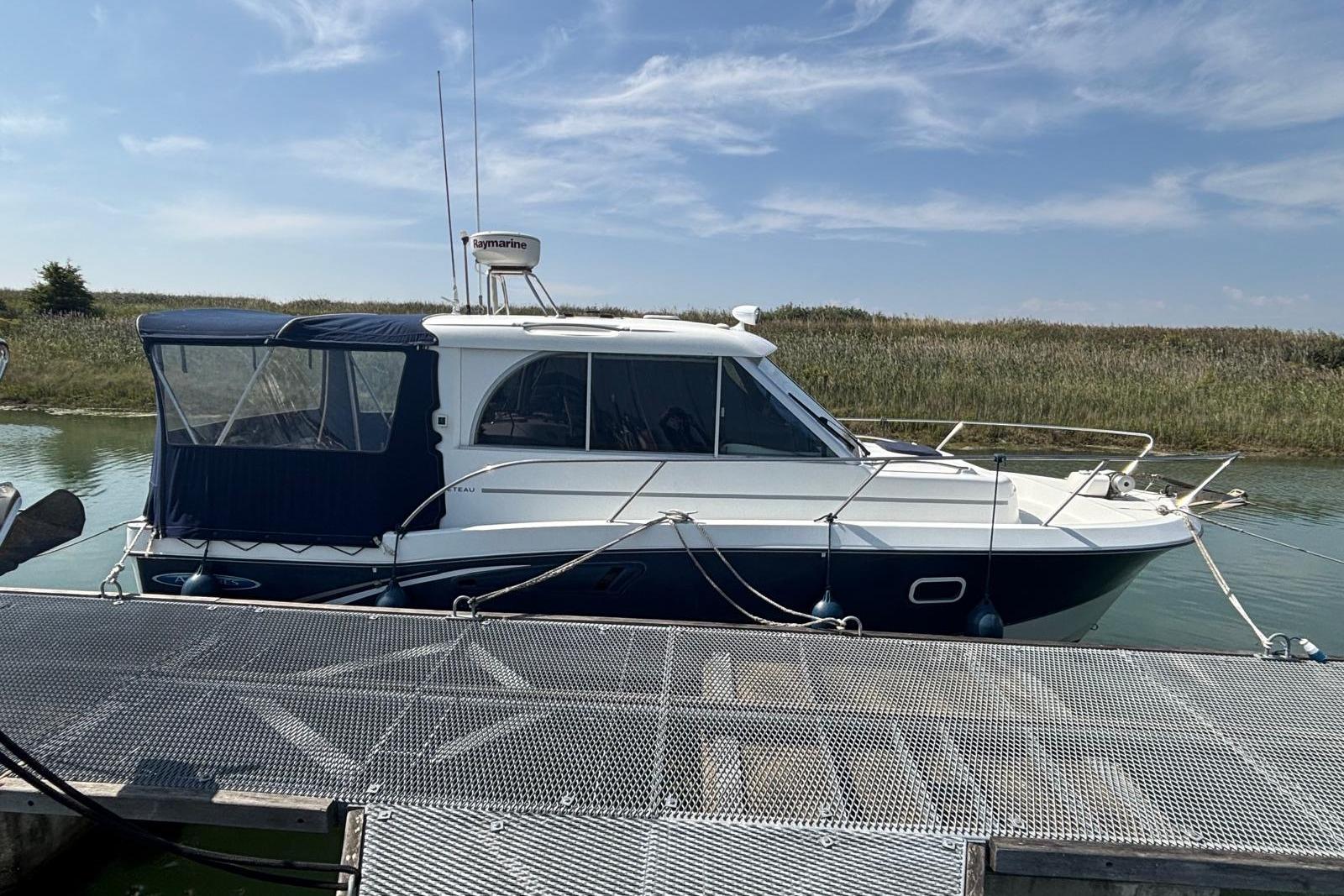 2005 Beneteau Antares 7.60