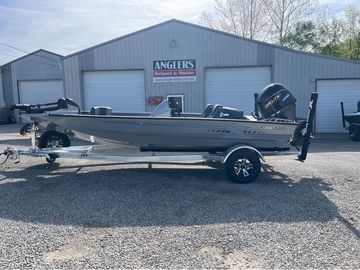 2025 Xpress H18 Bass