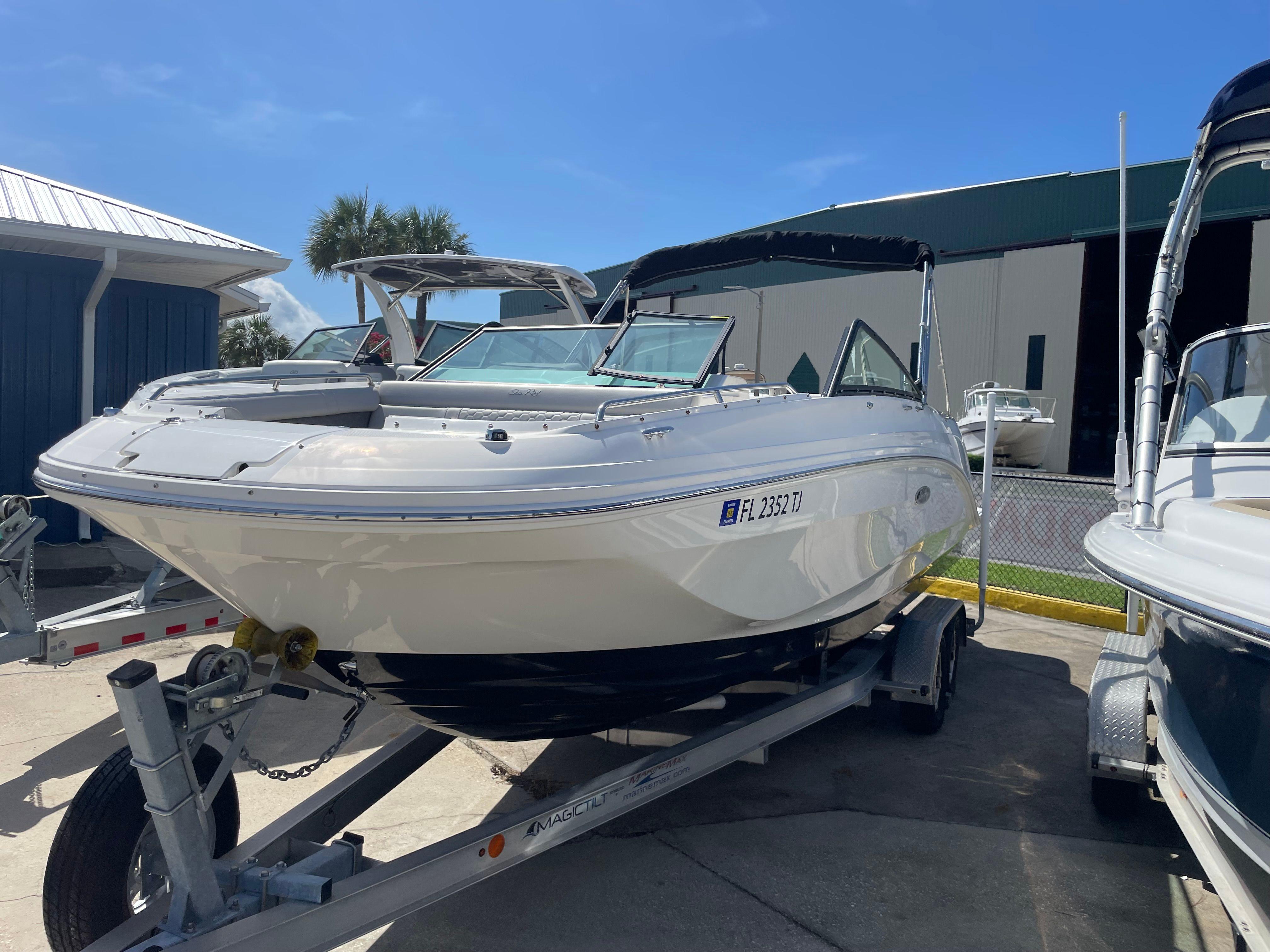 2023 Sea Ray SDX 270