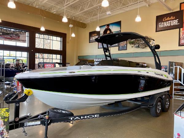 Tahoe 210 Si Limited 2023 Tahoe 210 Si Limited boat on display in showroom.