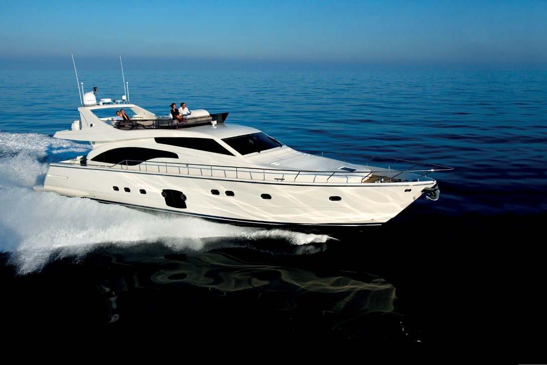 Ferretti Yachts 681 2009 Ferretti Yachts 681 cruising on open water, showcasing luxury and elegance.