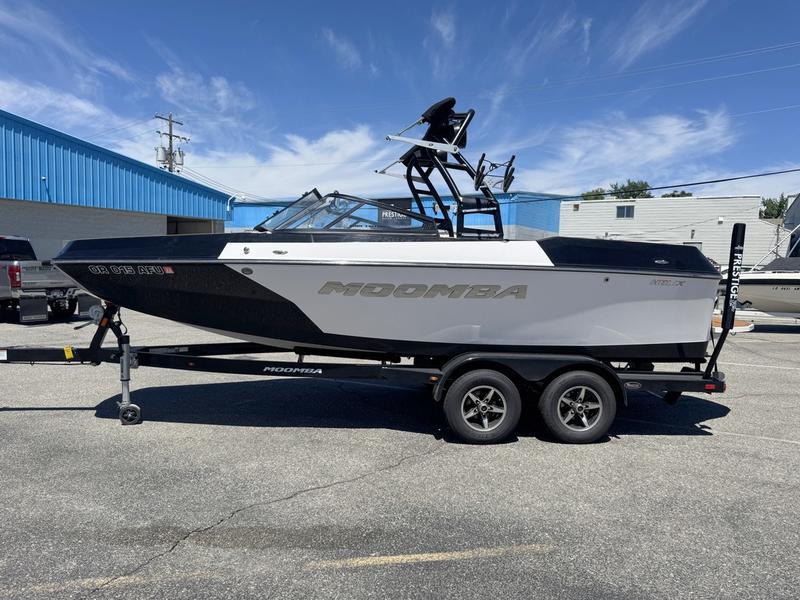 2017 Moomba Helix