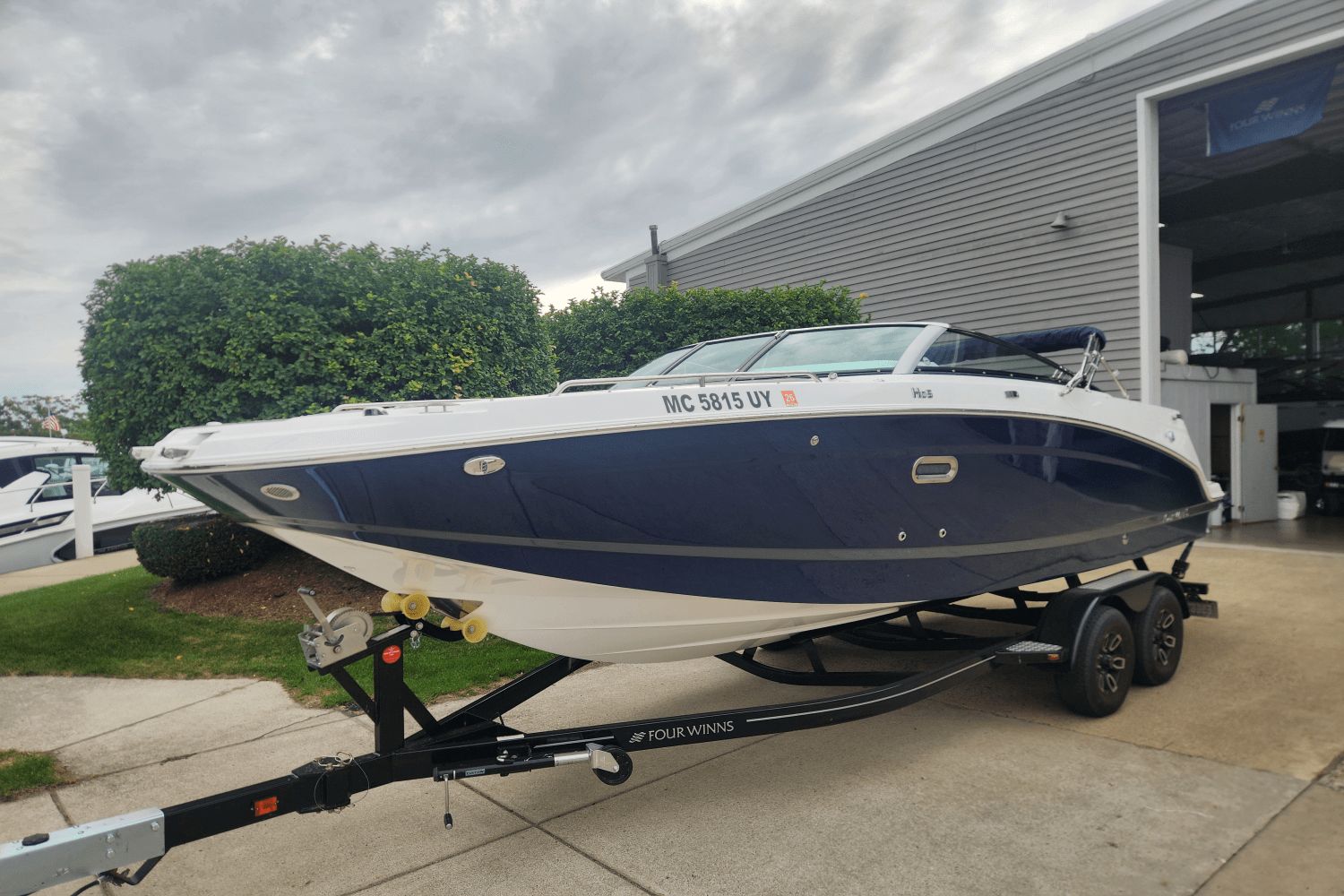 2023 Four Winns HD5