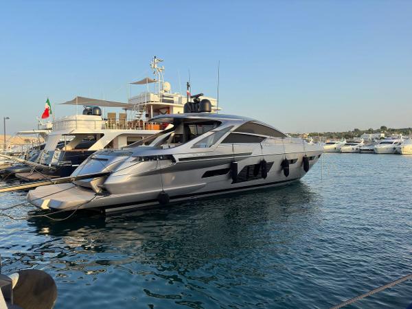 Pershing 7X