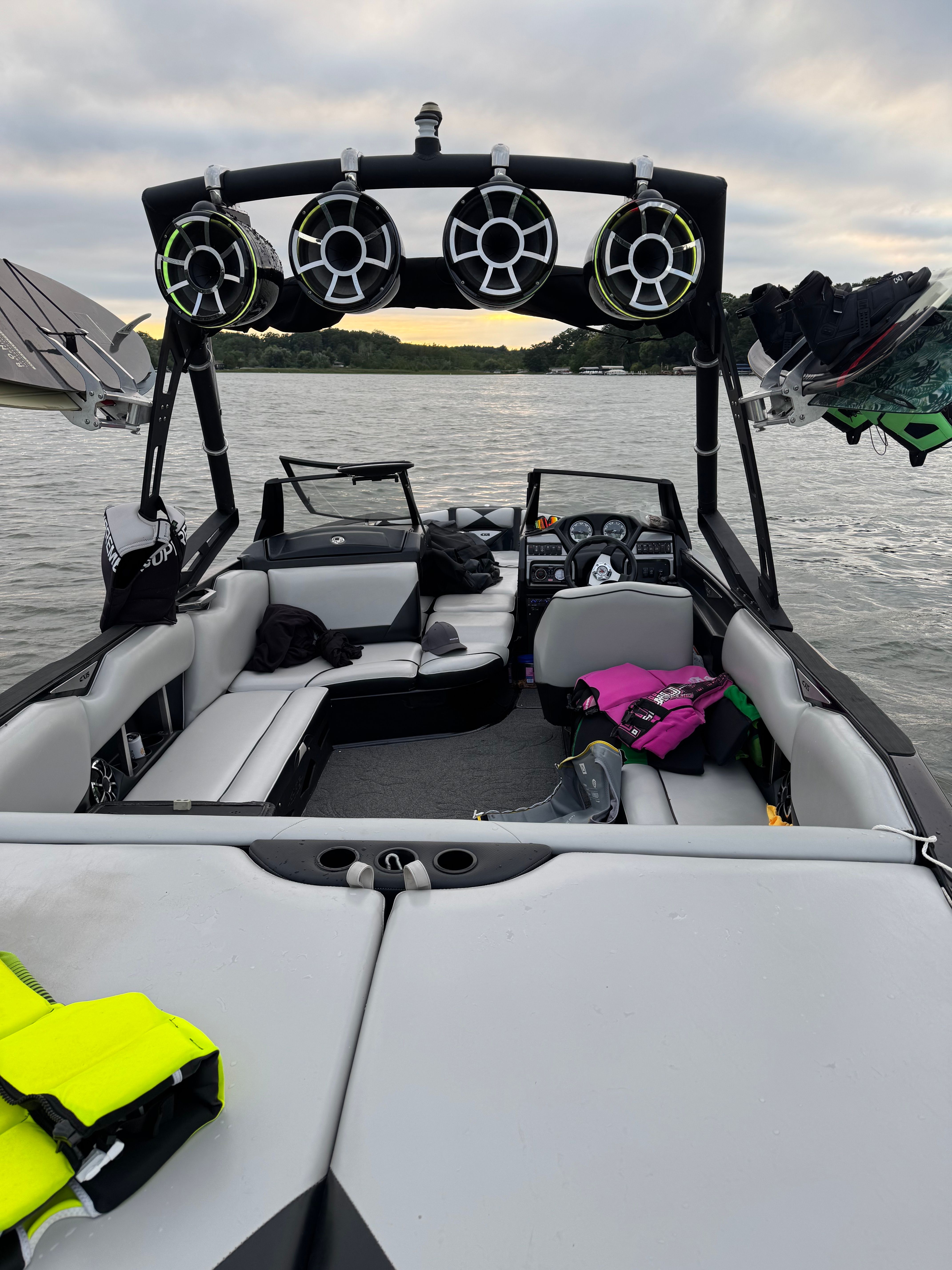 2011 Axis A22