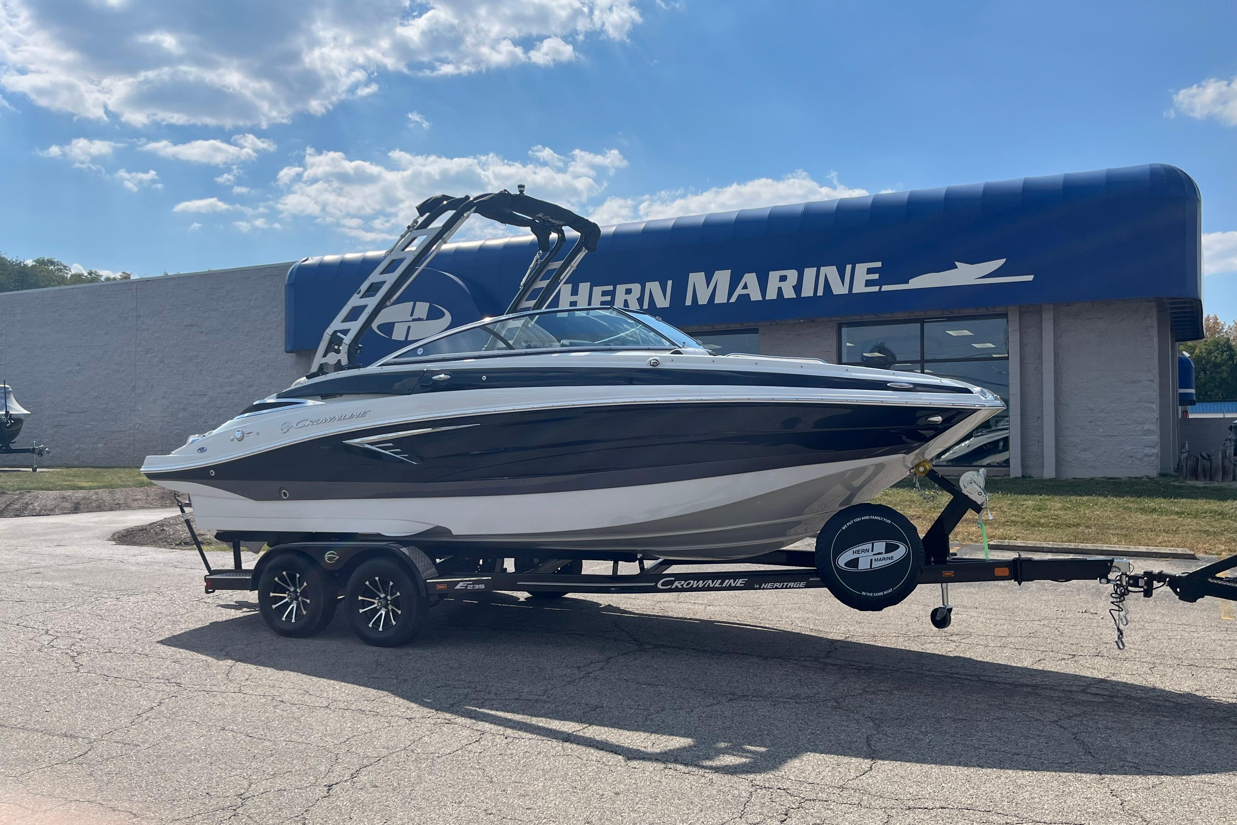 2025 Crownline Eclipse E235