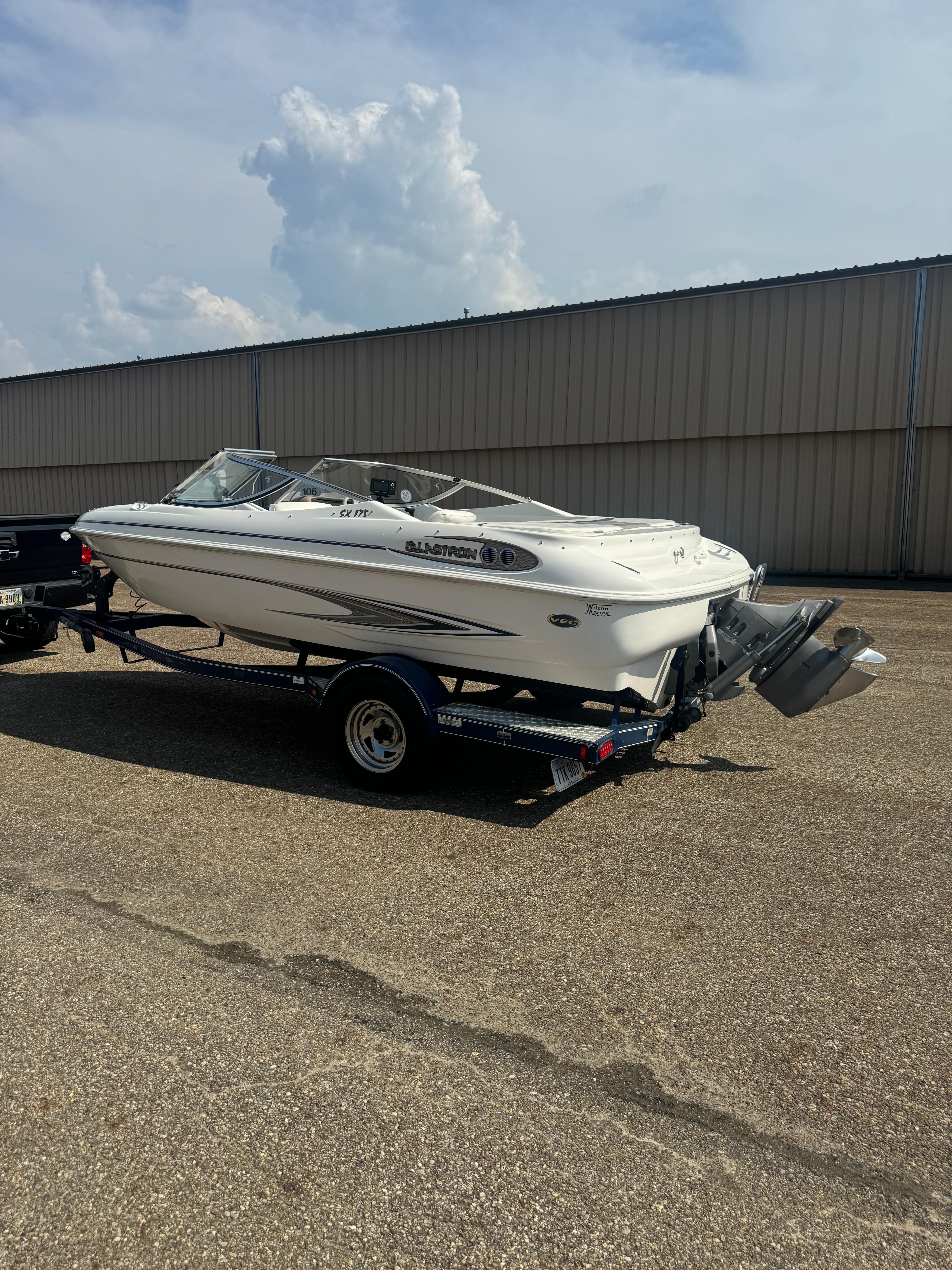 2001 Glastron GX 185