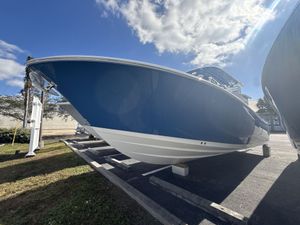 Sportsman Heritage 261 Center Console