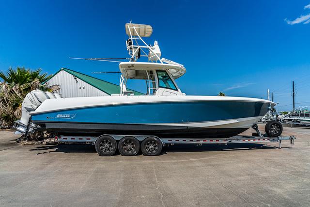 Boston Whaler Outrage 350