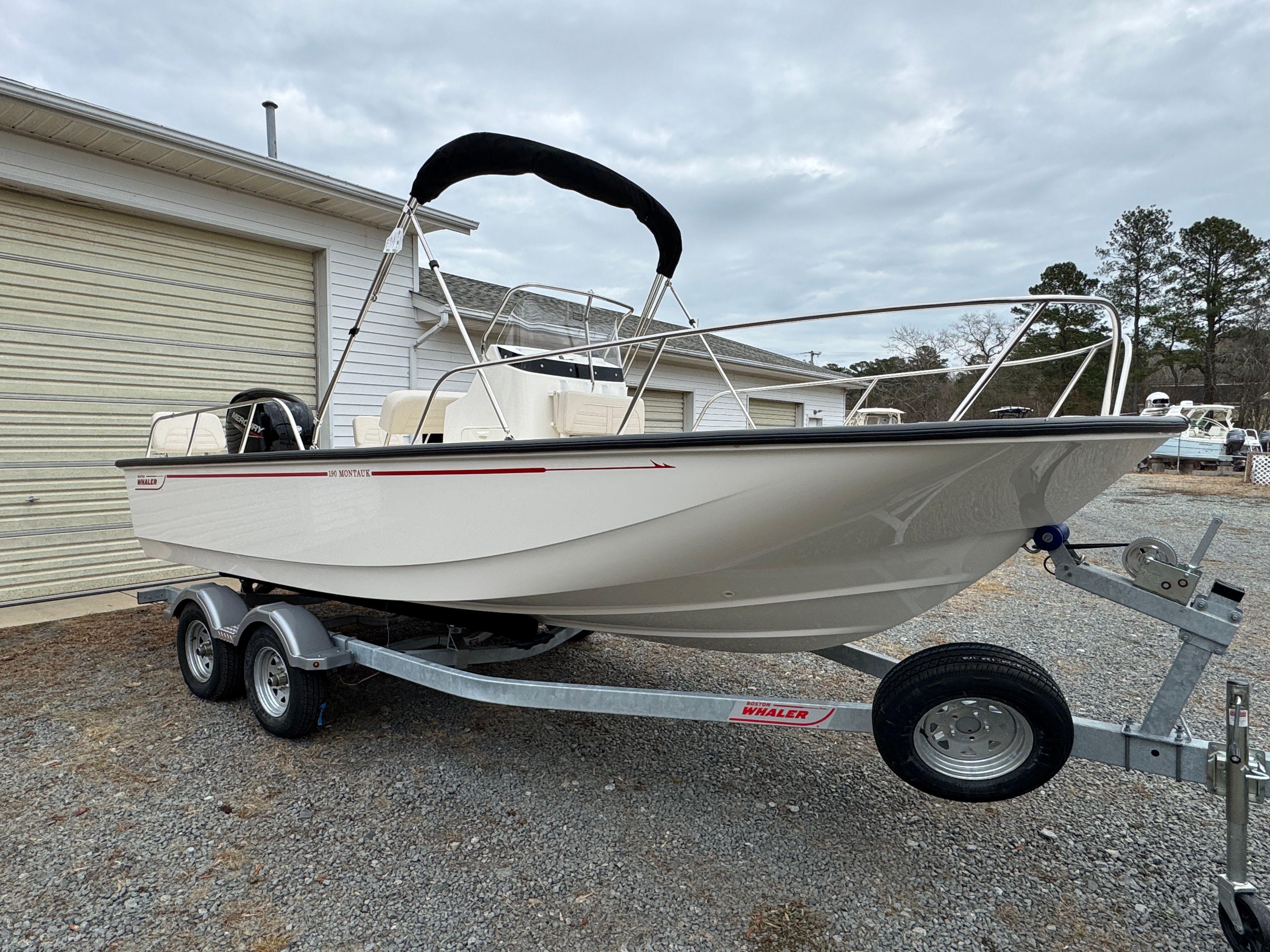2025 Boston Whaler 190 Montauk
