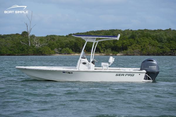 Sea Pro 208 Bay Port Side