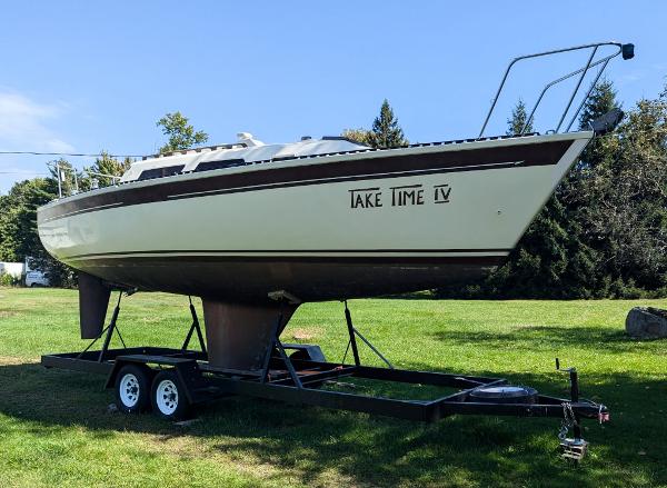 1982 Aloha 27 Sloop