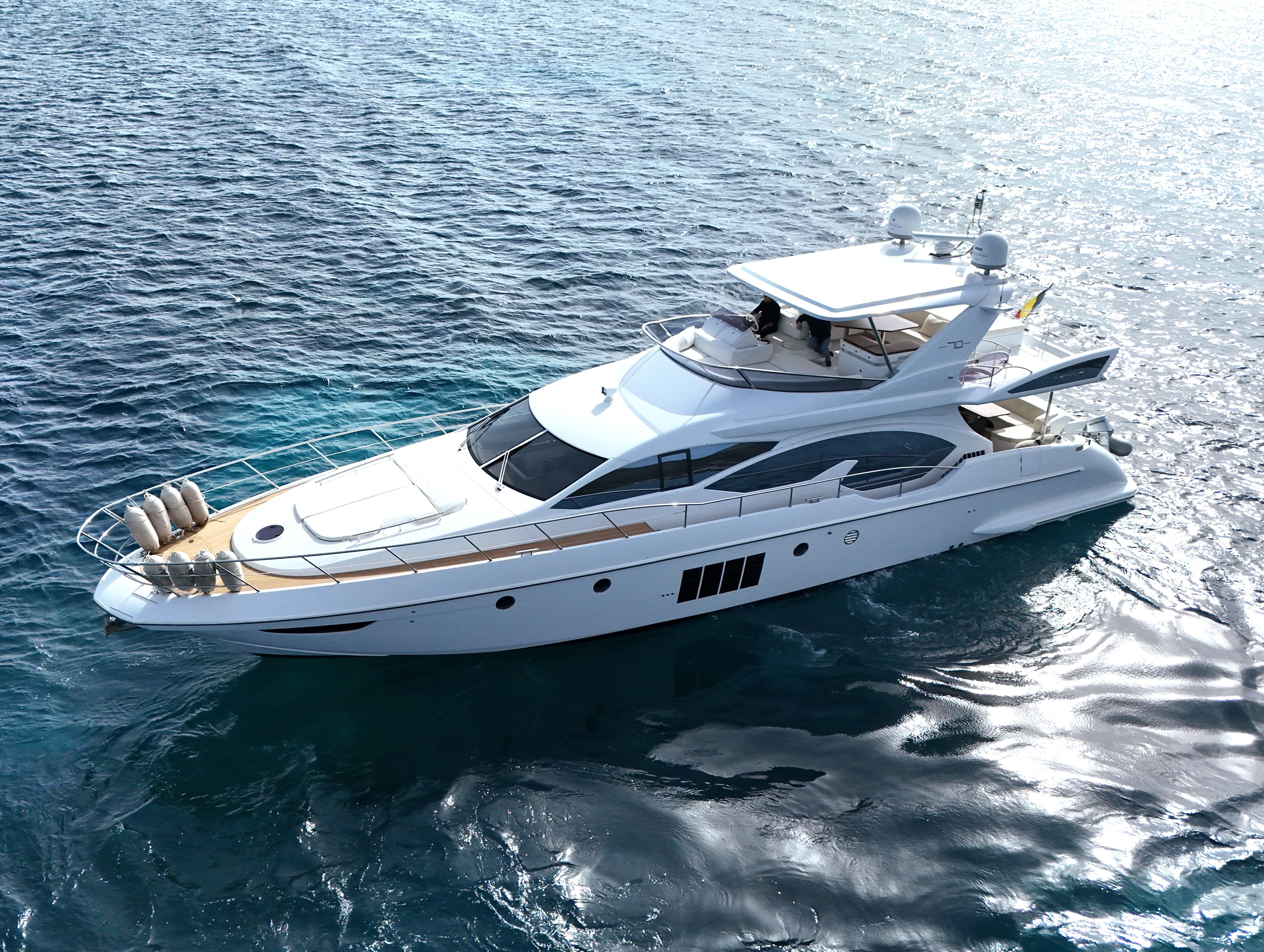 2015 Azimut 70
