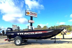 Tracker Super Guide V-16 T 2026 Tracker Super Guide V-16 T boat at Tracker Boating Center.