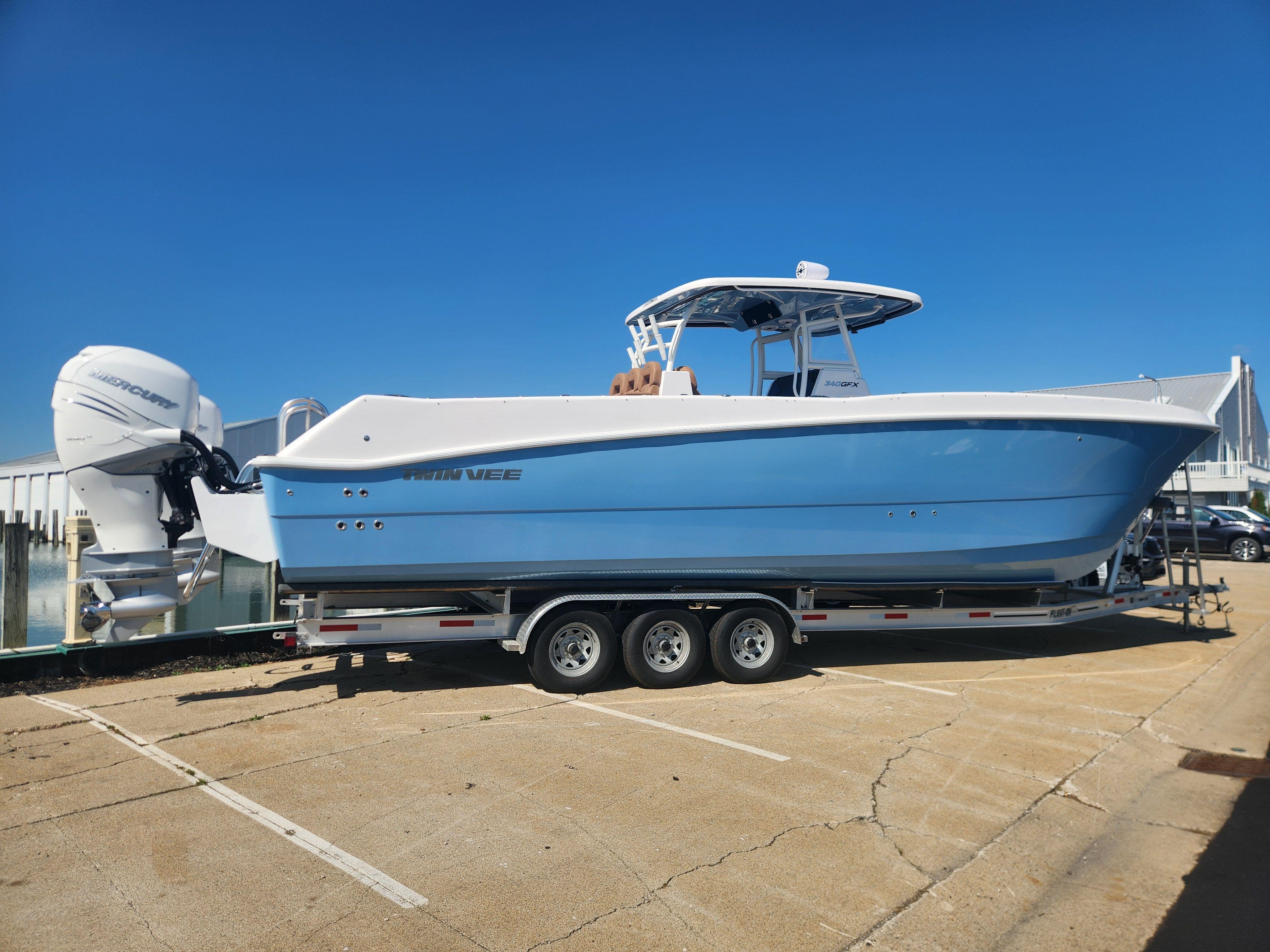 Twin Vee 340 GFX Image 1
