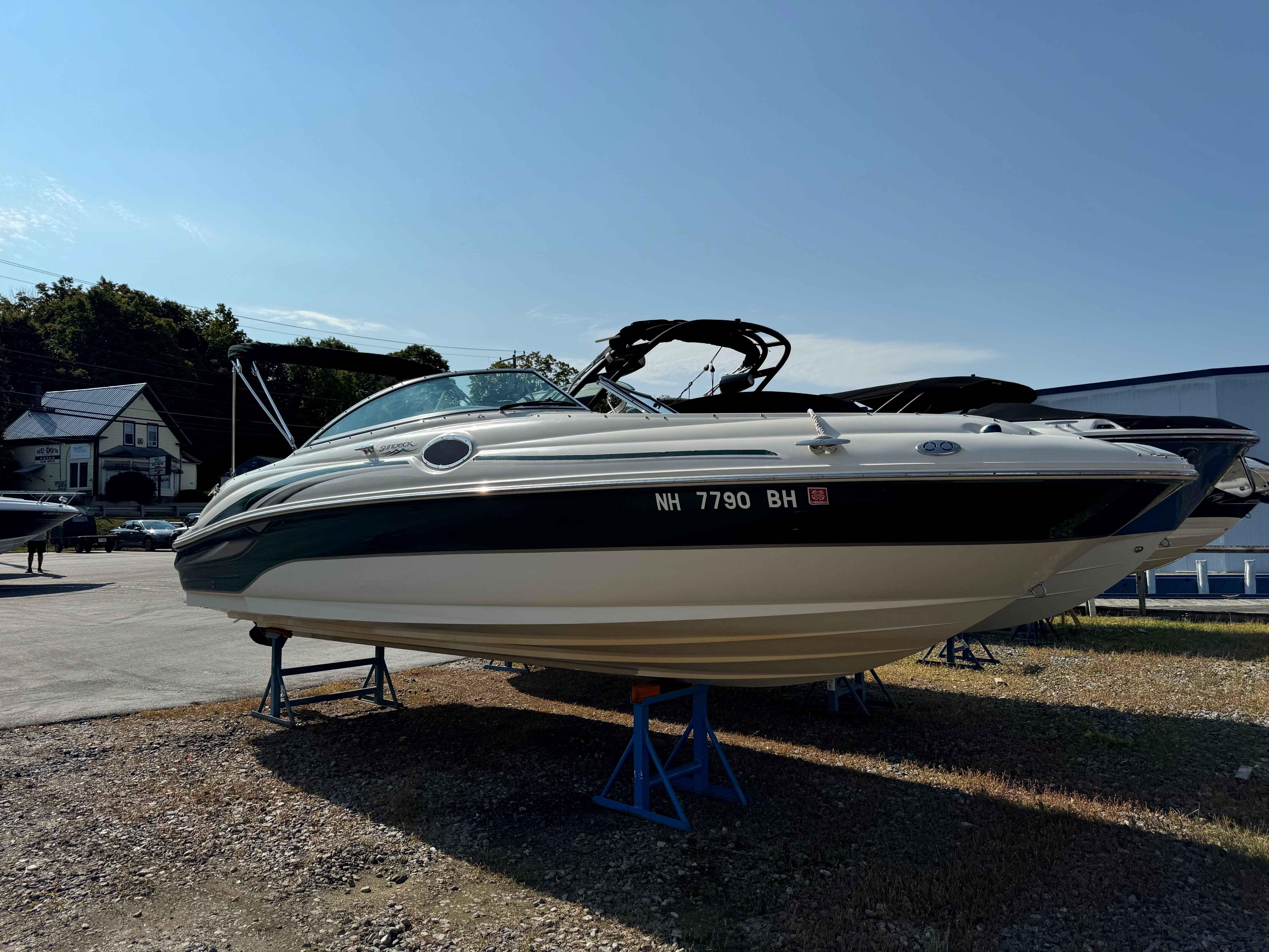Sea Ray 240 Sundeck
