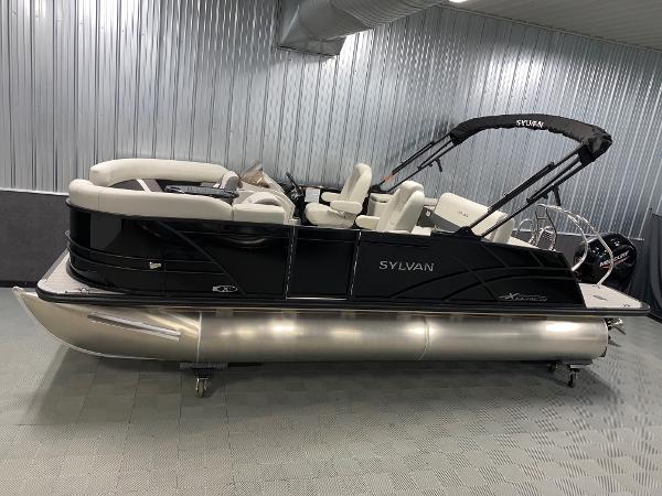Sylvan Mirage X1 CLZ DH Tritoon - Mercury 115HP 2025 Sylvan Mirage X1 CLZ DH Tritoon with Mercury 115HP engine in showroom.