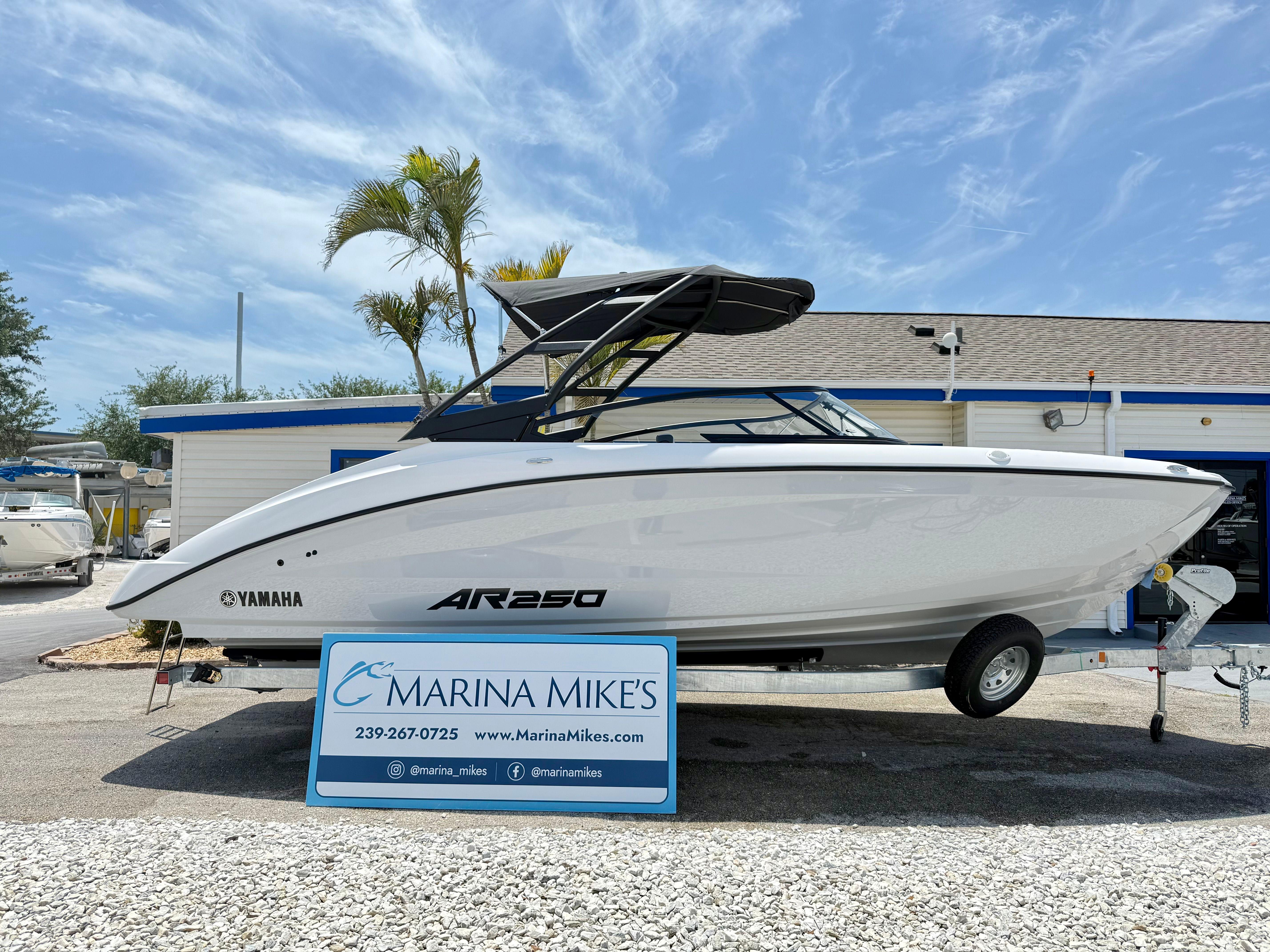 2025 Yamaha Boats AR250