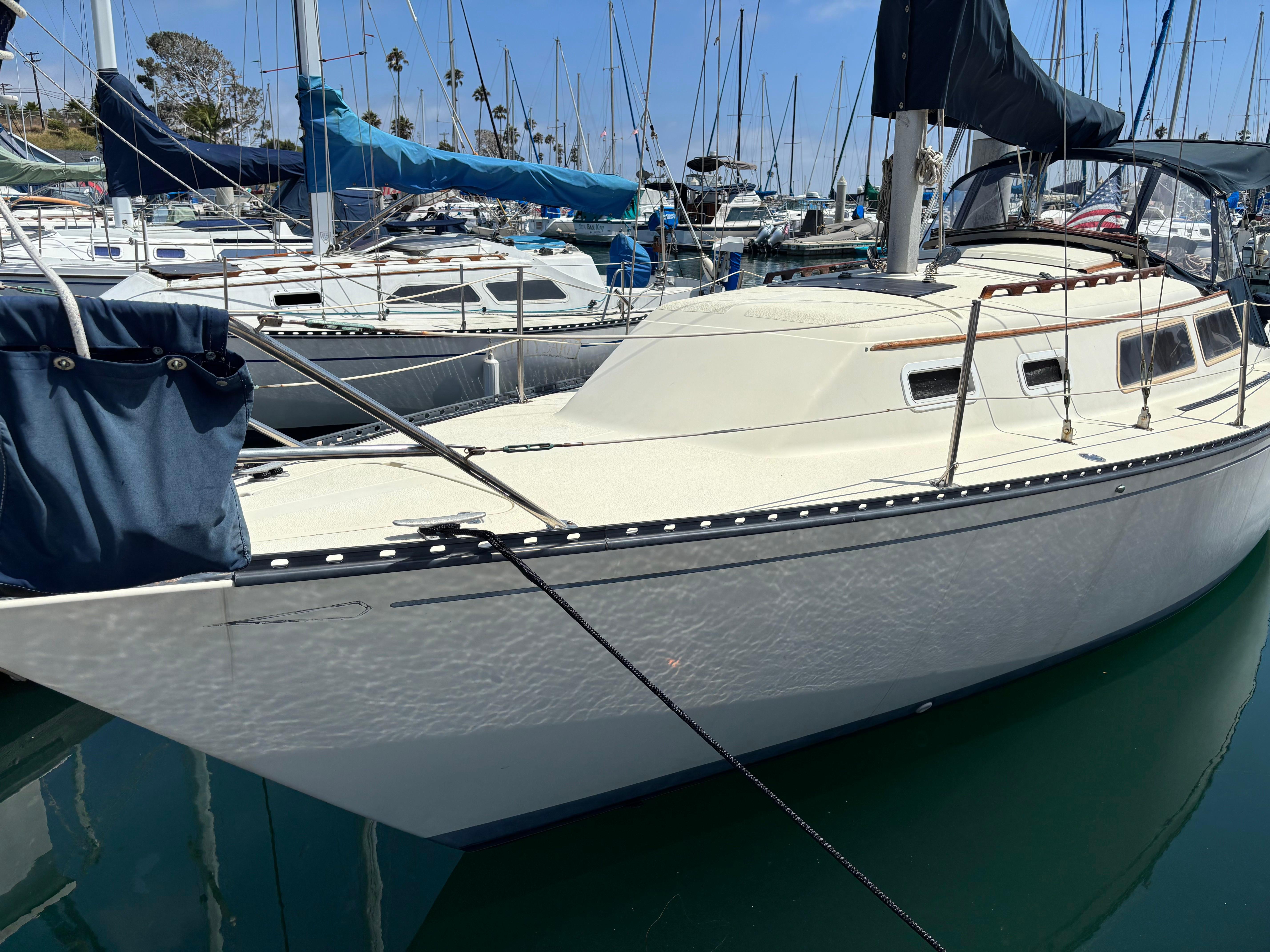1981 Islander Bahama 30