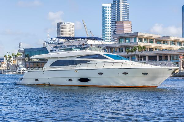 2009 Uniesse 65 MY