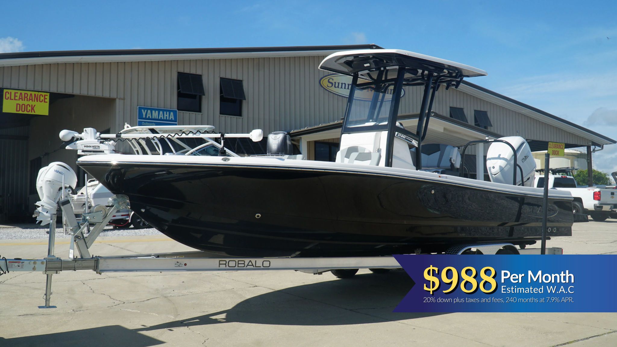 2025 Robalo 246 Cayman