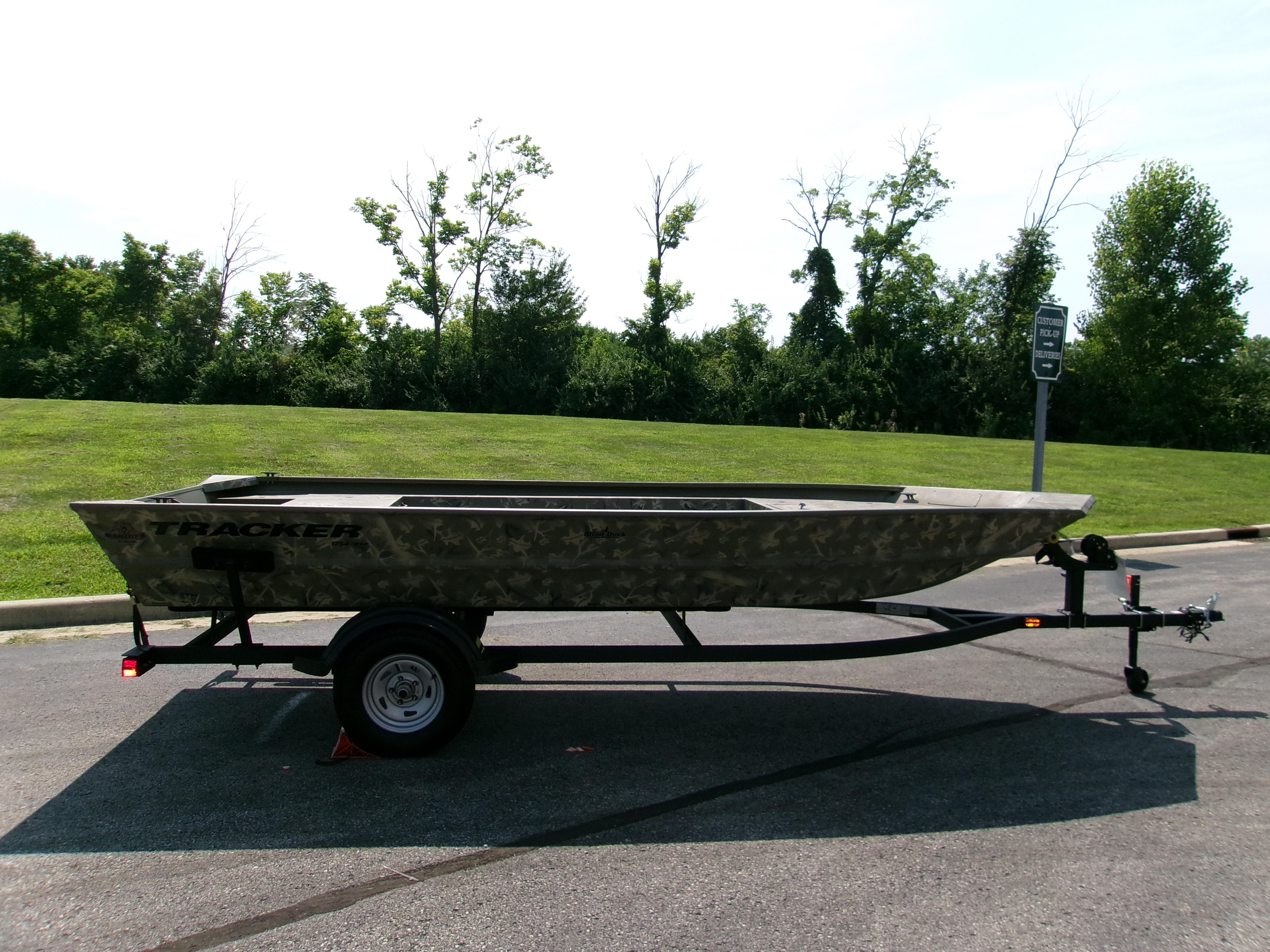 2025 Tracker Grizzly 1754 Jon
