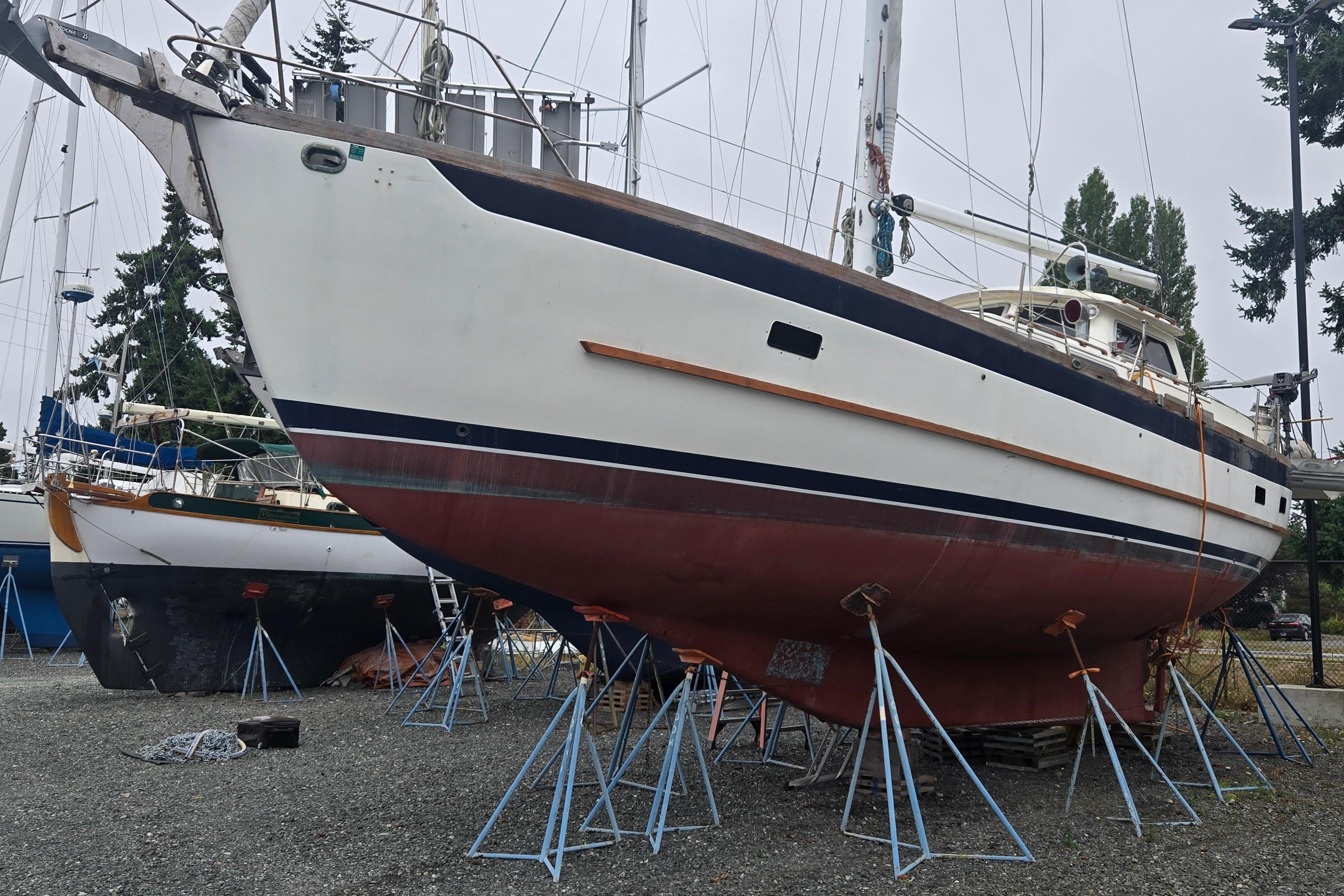 1981 Cheoy Lee 43 Pilot House