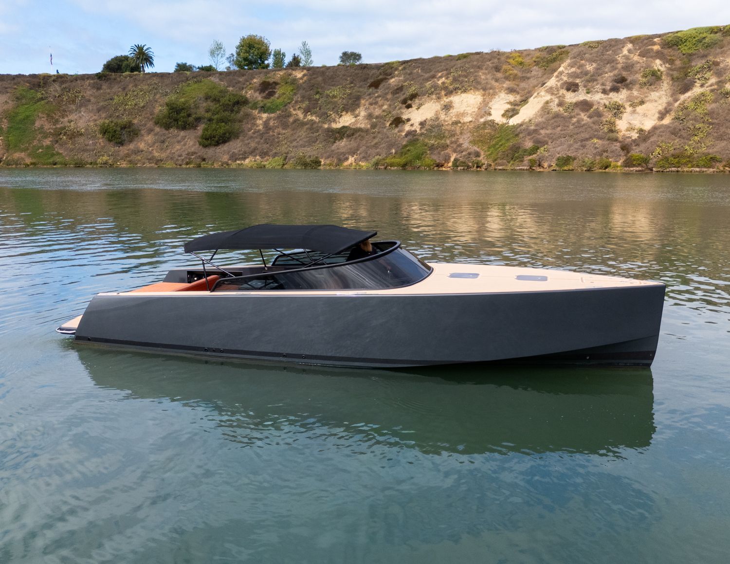 2015 VanDutch 40