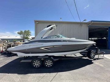 2025 Crownline 270 SS