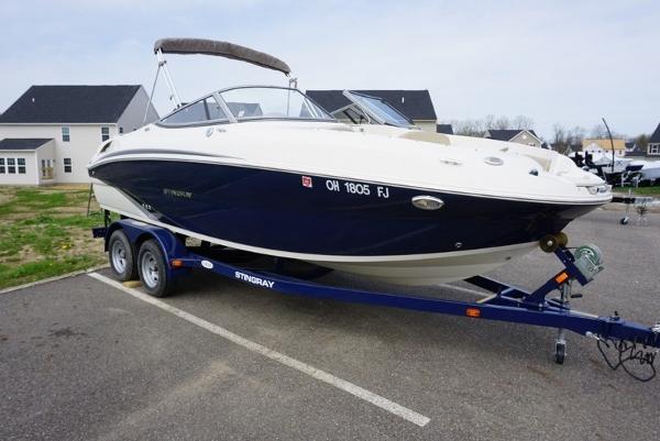 Stingray 215LR Sport Deck Bowrider: Abridged Version - boats.com