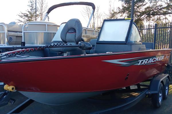 2025 Tracker Pro Guide V-175 Combo