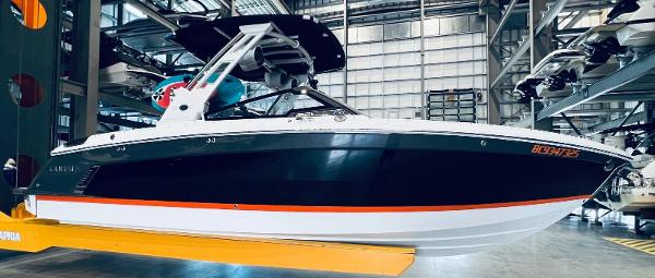 2024 Cobalt R8 Surf