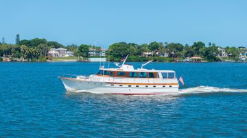 1970 Trumpy Houseboat