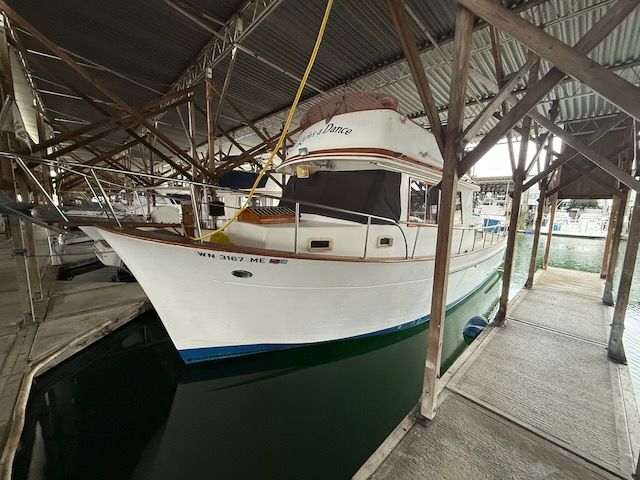 1981 CHB 34 Tri-Cabin