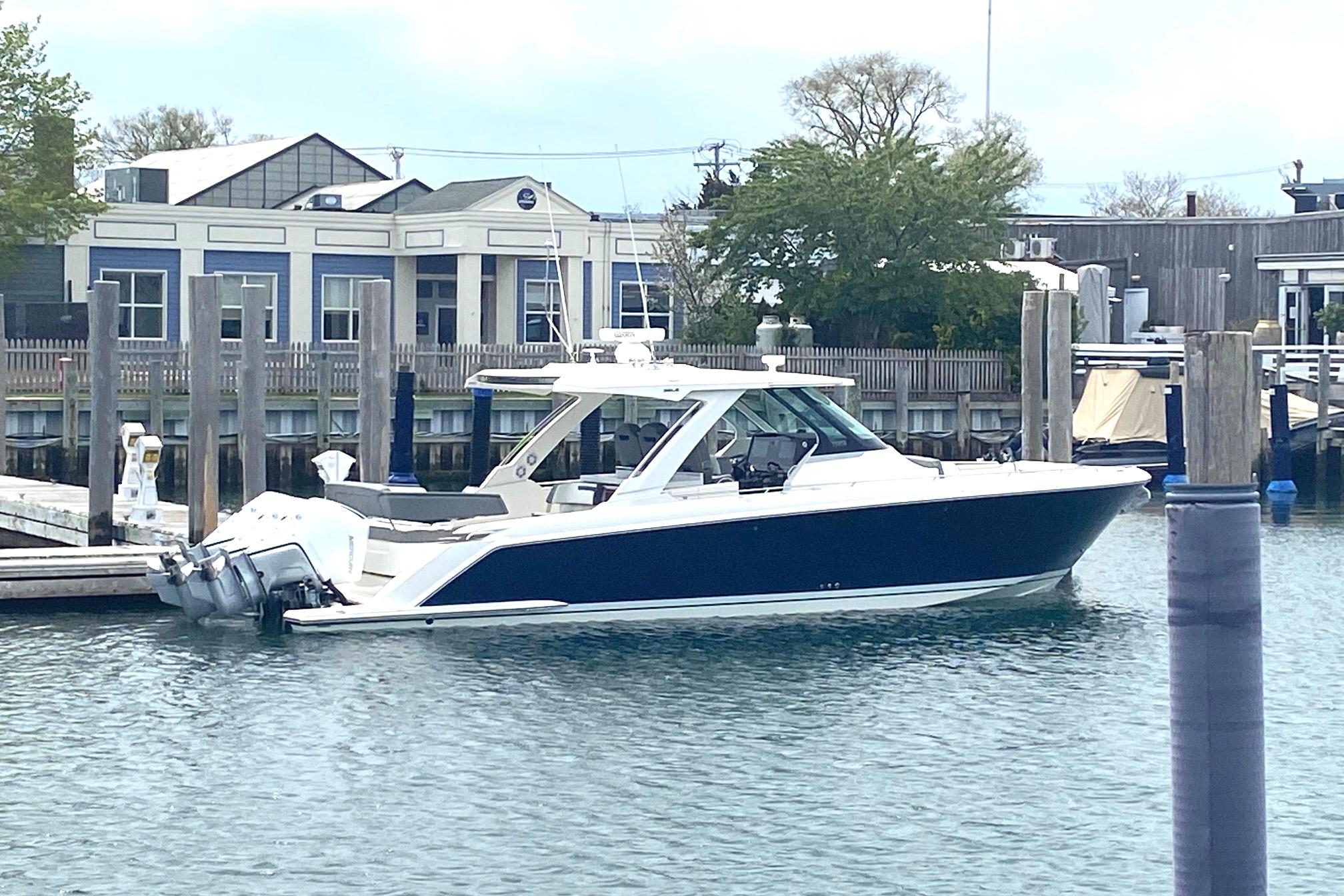 2021 Tiara Sport 38 LS