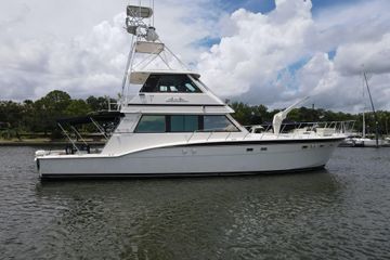 1985 Hatteras 60 enclosed bridge
