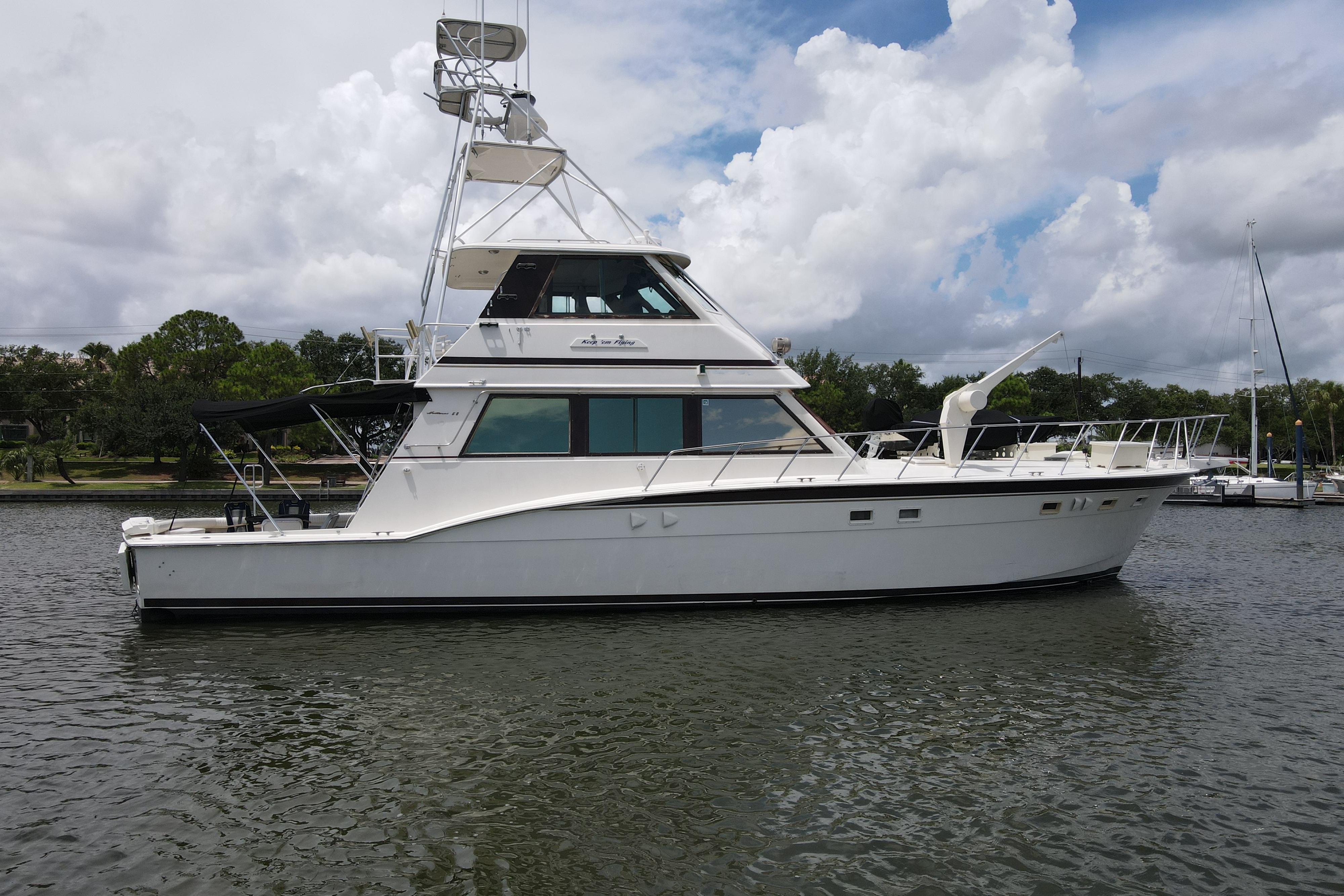 1985 Hatteras 60 enclosed bridge