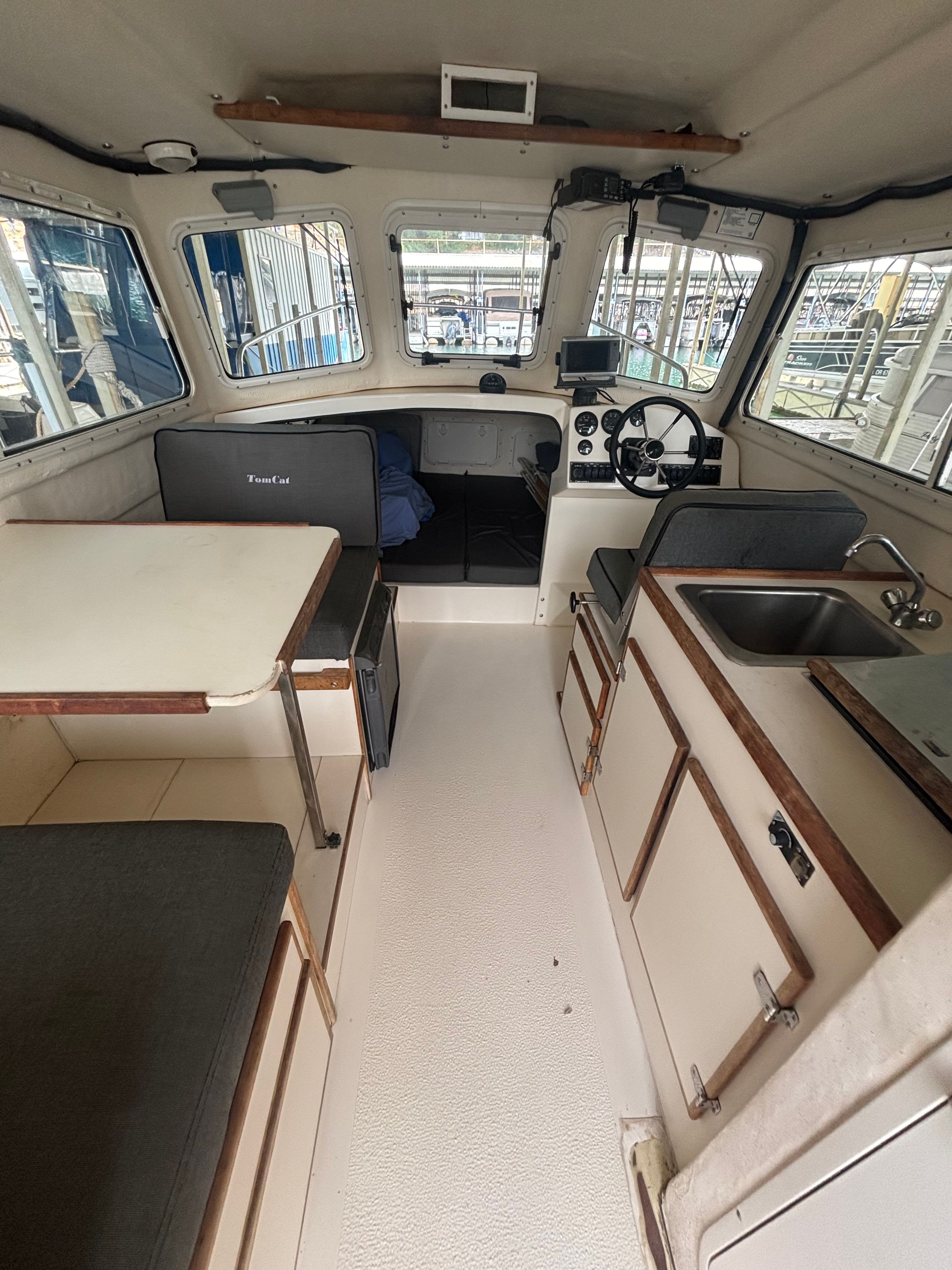 2006 C-Dory TOMCAT 255