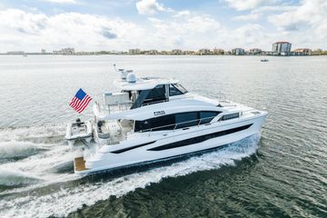 2023 Aquila 54 Yacht